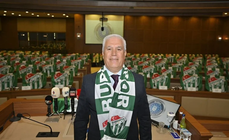 Bursaspor taraftarından, Mustafa Bozbey’e teşekkür yağmuru