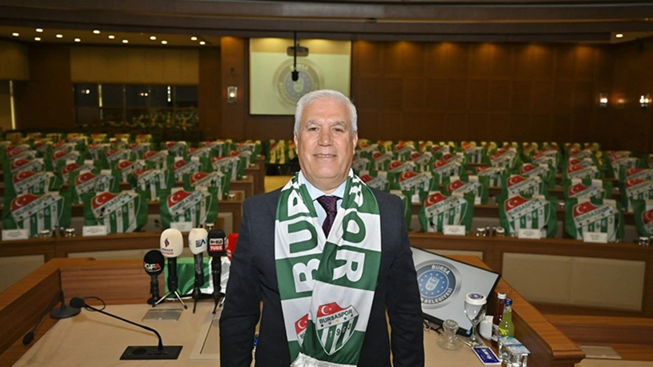 Bursaspor taraftarından, Mustafa Bozbey’e teşekkür yağmuru