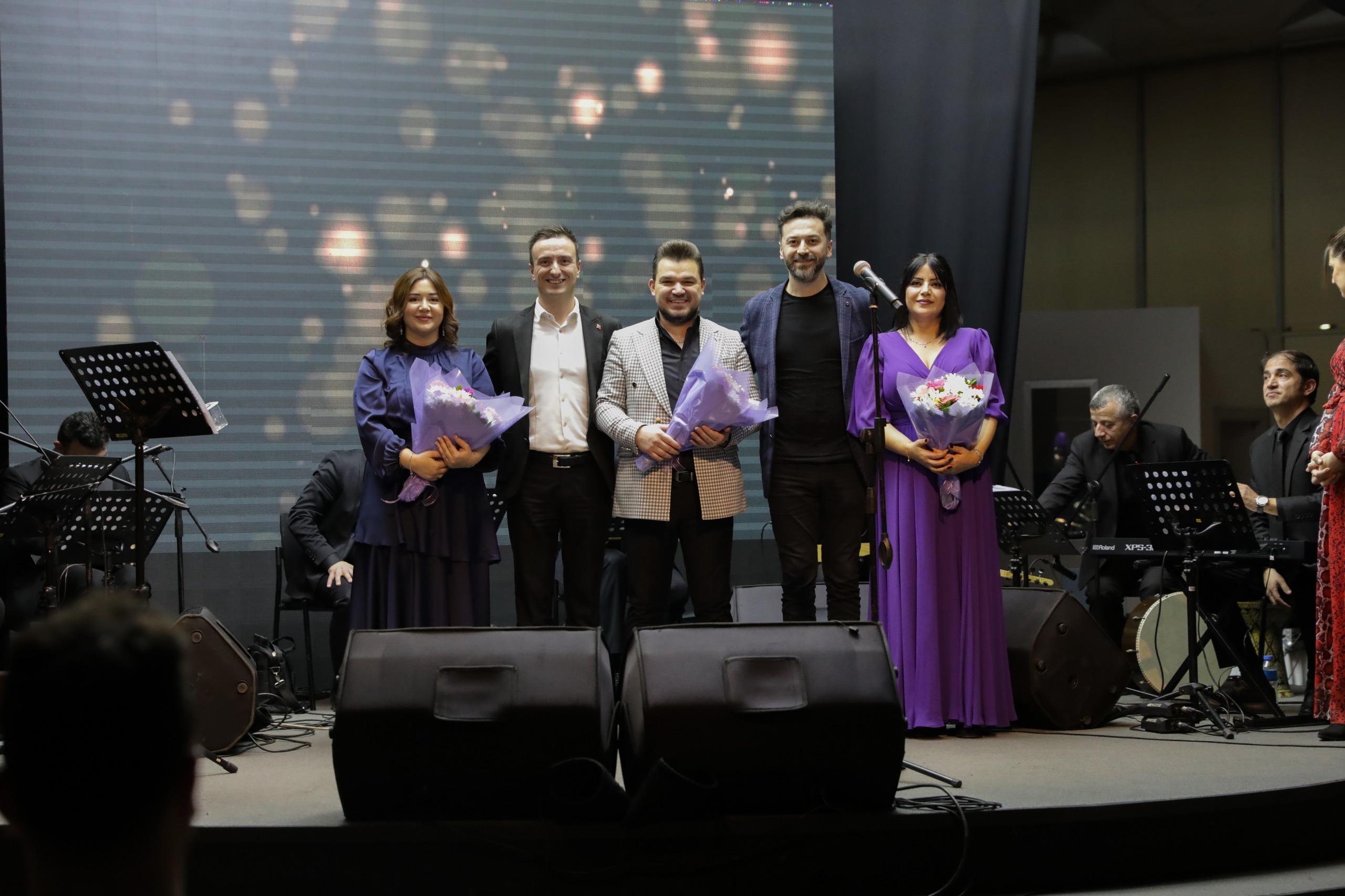 ‘Yüreğimizdeki Ezgiler’ gönüllere dokundu